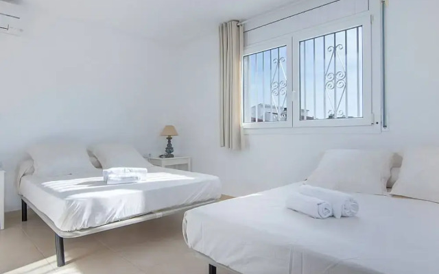 Beach In Cambrils Villa With Private Pool