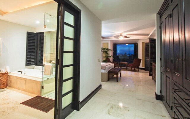 Luxurious 3 Bedroom Condo