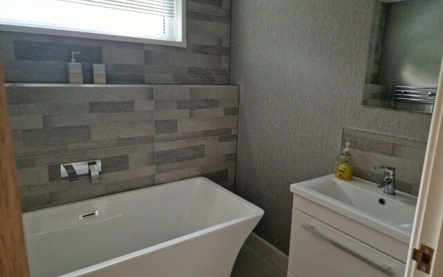 Maple 2 Bedroom Luxury Lodge in Mid Wales