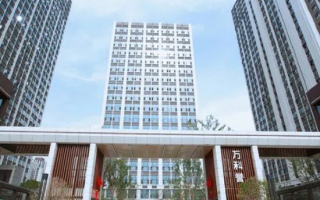 Xingxuan Smart Apartment Hotel (Zhengzhou East High-speed Railway Station)