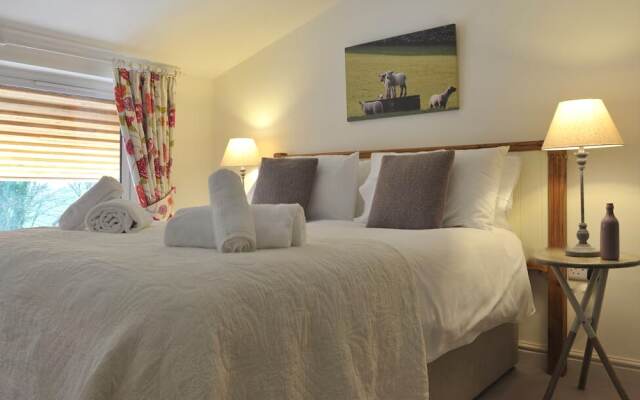 Hazelnut Barn, Bourton On The Water