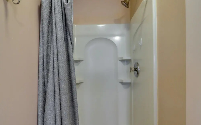 Hot Tub, Lake Access: Serene Albrightsville Home!