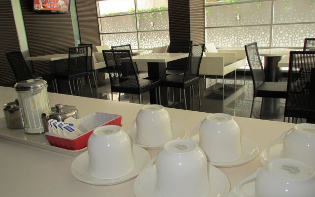 Studio One Hotel