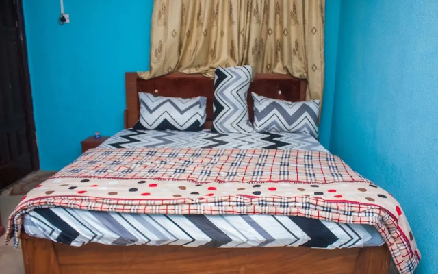 Janny Paul Hotel & Suites