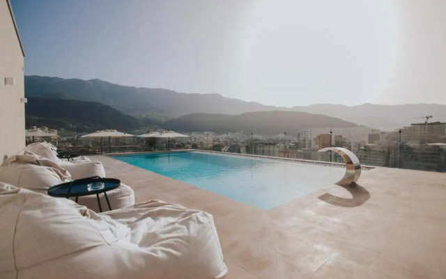 Infinity Hotel & More