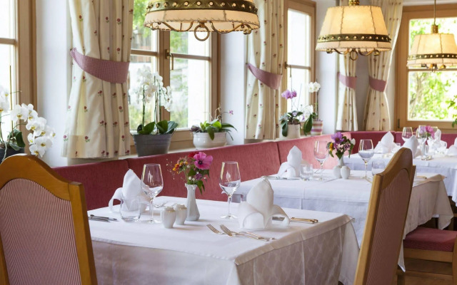 Mareo Dolomites Hotel