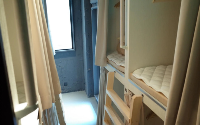 Yotsuya Bnbplus Capsule Hotel Mix dormitory