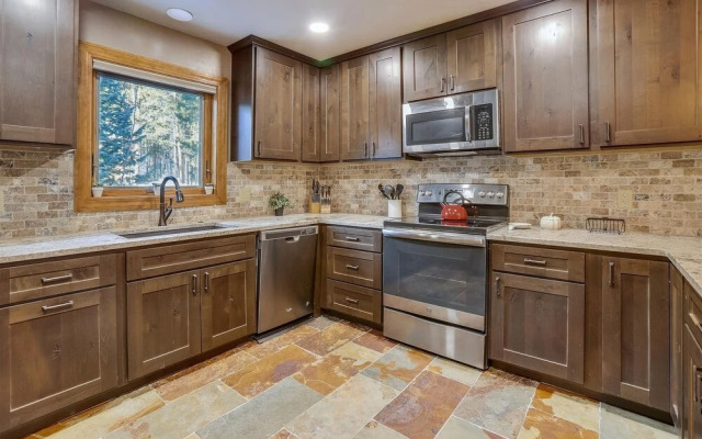 Snowy River 4 Bedroom Home by RedAwning