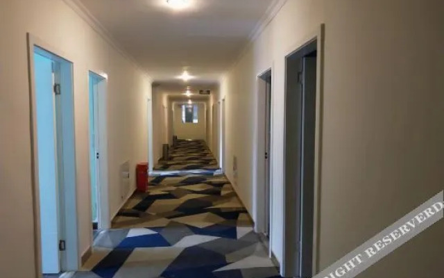 Zitong Aijia Business Hotel
