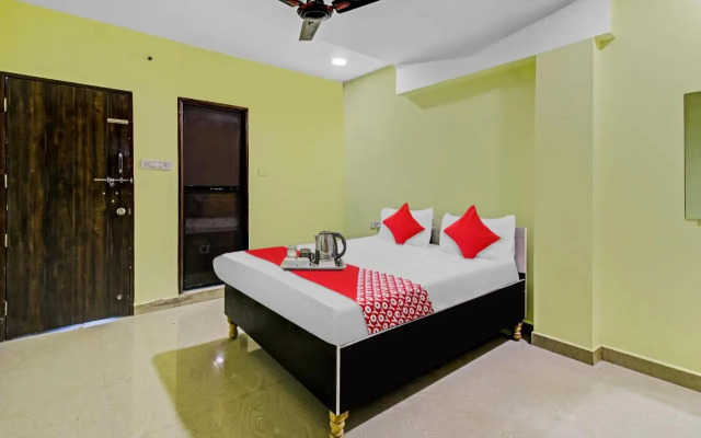 Oyo Flagship 93139 Green Lodging And Boarding