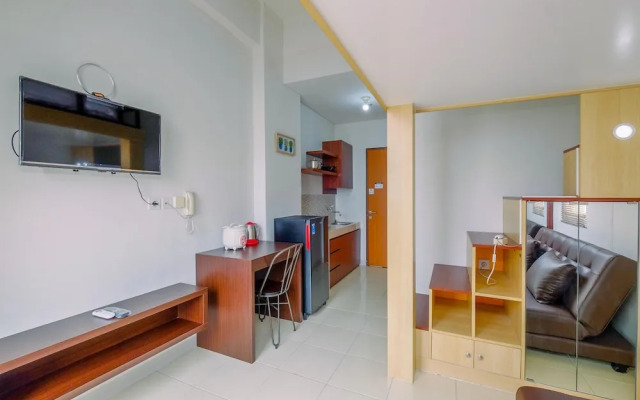Strategic And Comfy Studio At Dave Apartment