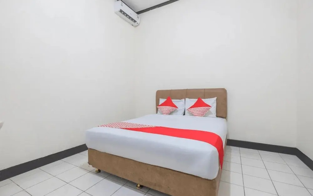 OYO 2703 Hotel Transit 1