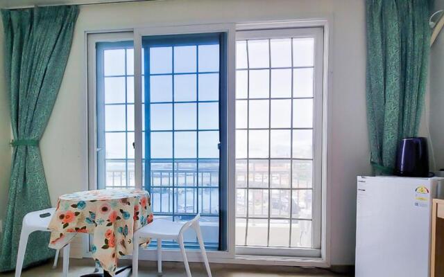 Jeju Sea Palace Pension (Jeju Badaseong Pension)