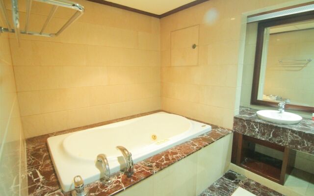 Luxurious 2 Bedroom SCBD Suites Apartment By Travelio