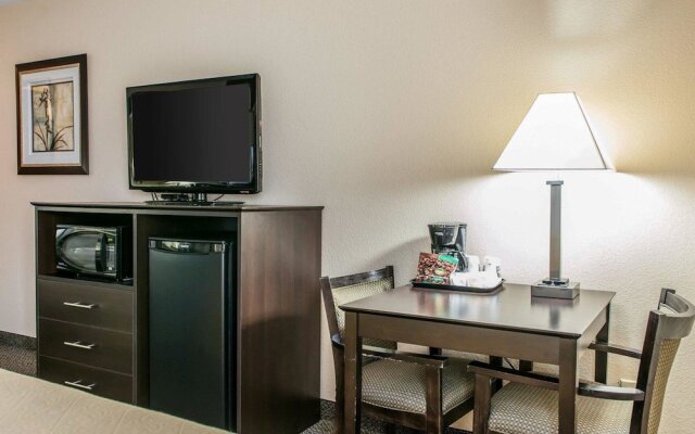 Quality Inn & Suites Mattoon Area