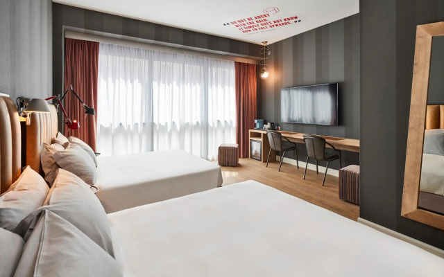 The Modernist Hotel