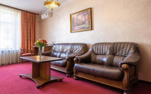 Edem Hotel Lviv