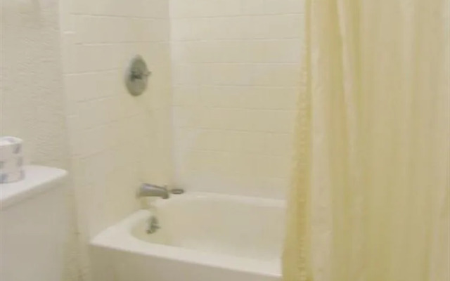 The Economy Inn - Wesley Chapel