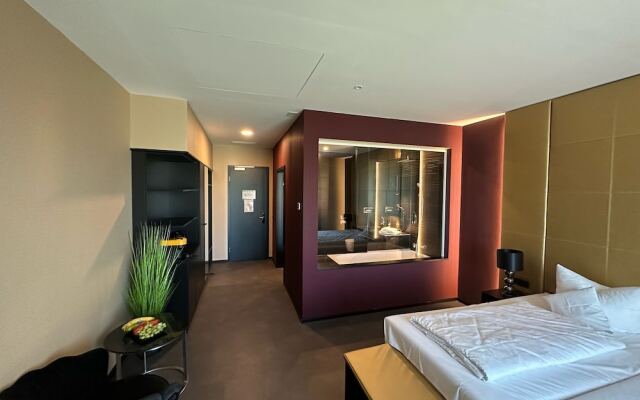 Primetime Hotel