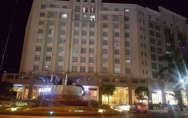 Favila Condotel Unit at 101 Newport Boulevard