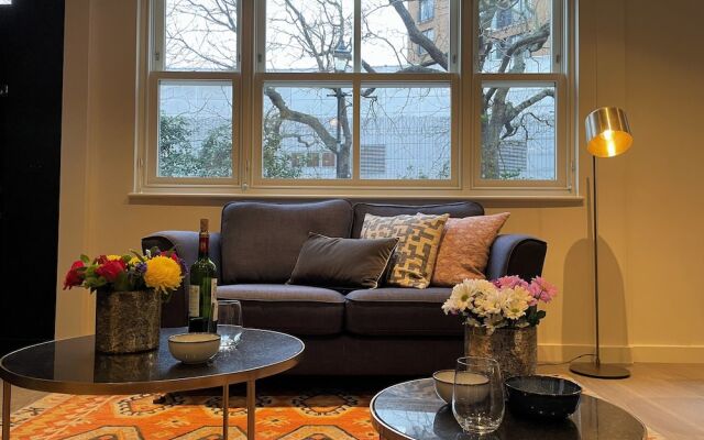 JOIVY Chic Mews house in S Kensington