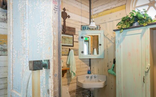 Adams League Historic Inn