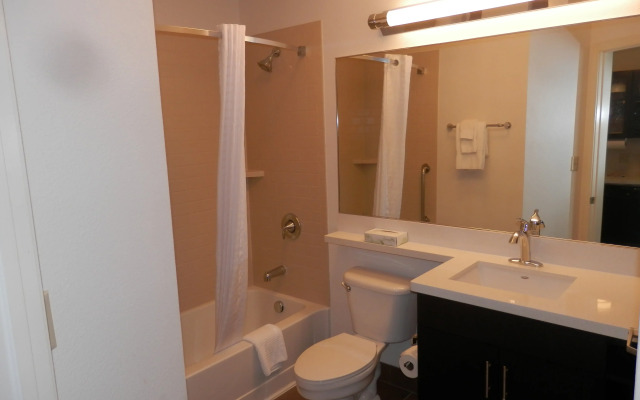 Sonesta Simply Suites Houston – NASA Clear Lake