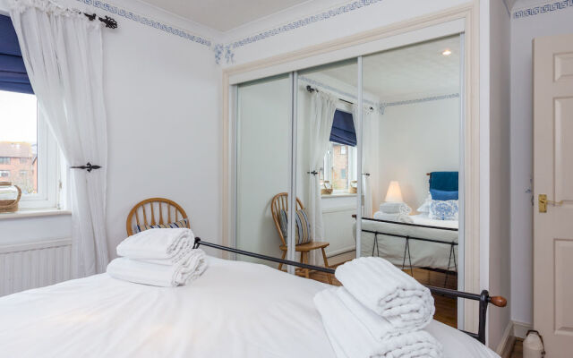 Quay Holidays - Harbourside Park