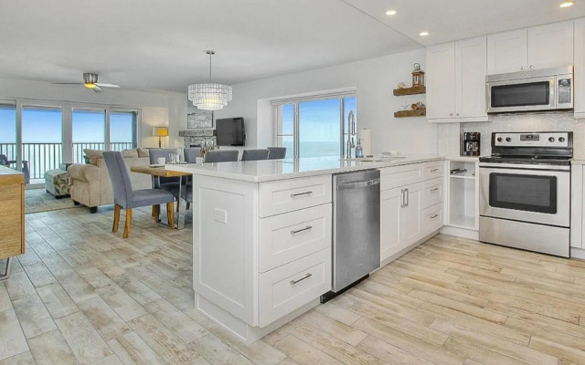 Shore House 502