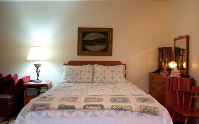 A Guesthouse on Bayview