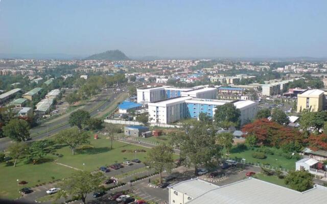 Smart 3 bed Apartment With Fast Wi-fi & 24hr Light