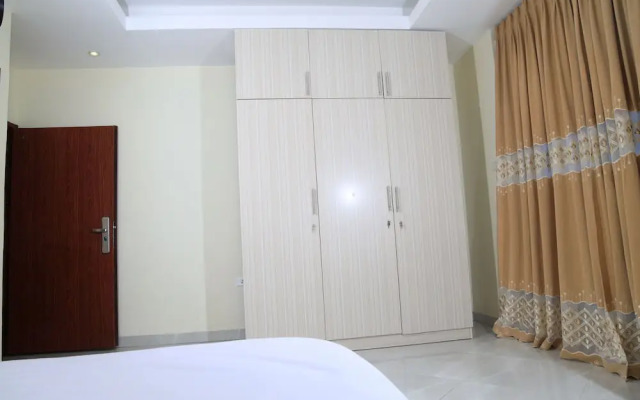 PrimeNest - 3 bedroom Apartment