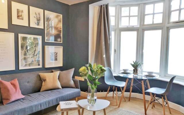 Charming  Oxford Apartments
