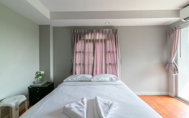 Resortel Lat Phrao 91 By Zuzu