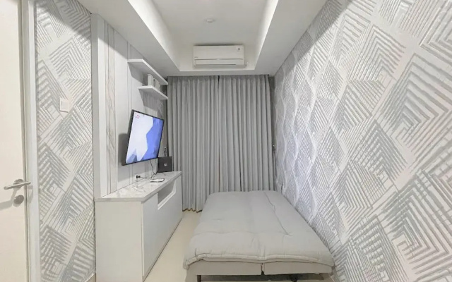Grey Toned 1Br Apartment Tamansari Skylounge Makassar