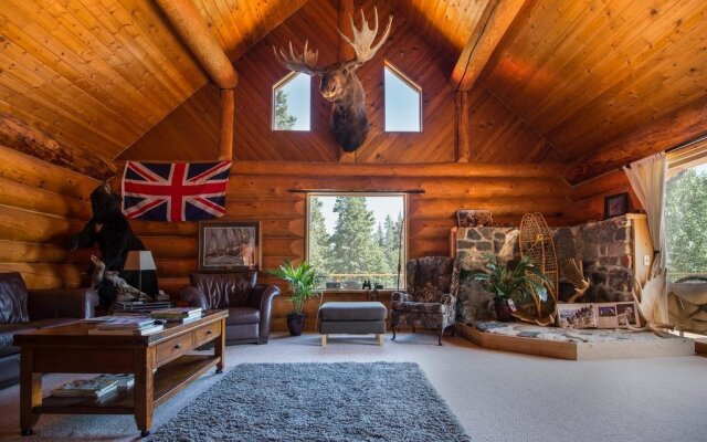 Mount Logan Lodge