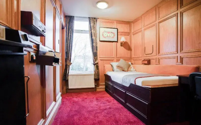 The Rowers Hotel by OYO
