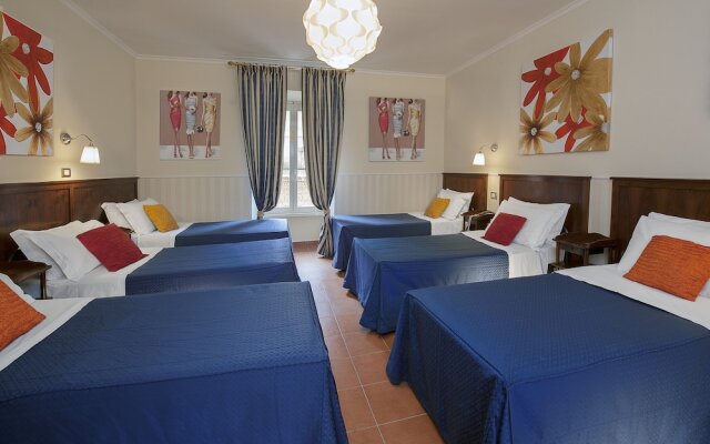 Des Artistes Budget Rooms