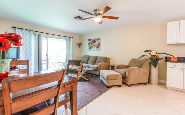 Seatuit Condominiums