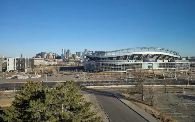 Courtyard by Marriott Denver Downtown Stadium Area