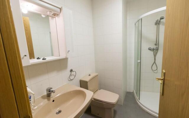 Iribarren I-II by Aptos Turisticos Tudela