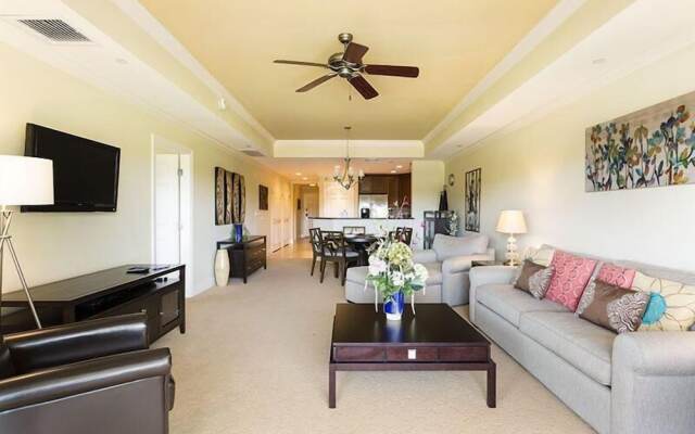 Condo Centre Court Living 3 Bedroom Reunion