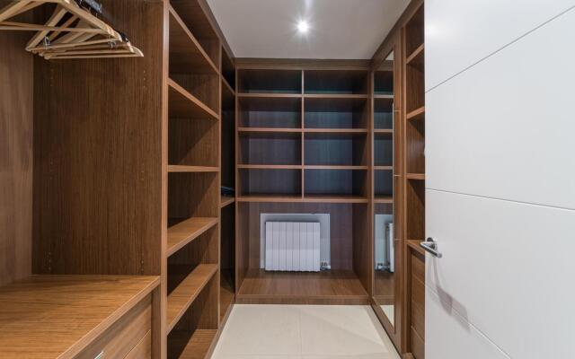 Claudia in L'Escala with 5 bedrooms and 4 bathrooms