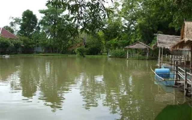 Suwan Guesthouse & Resort