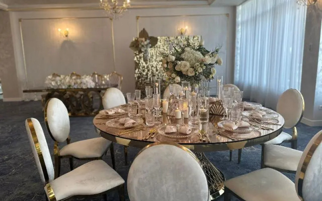 Queen Vera Hotel