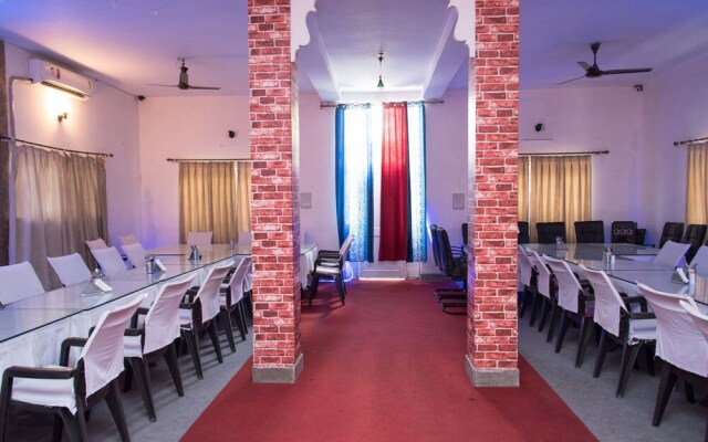 OYO 13357 Destiny Inn