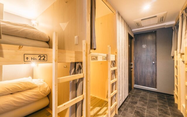 R Hostel Namba South