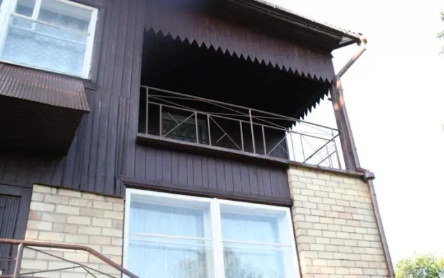 Prie Sidabrinės Eglės