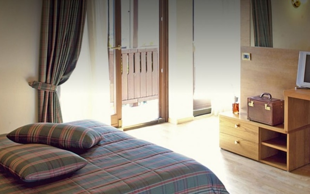 Hotel Holiday