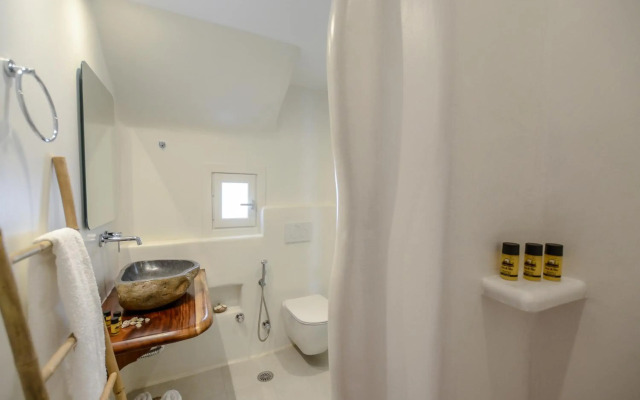 Birikos Hotel & Suites